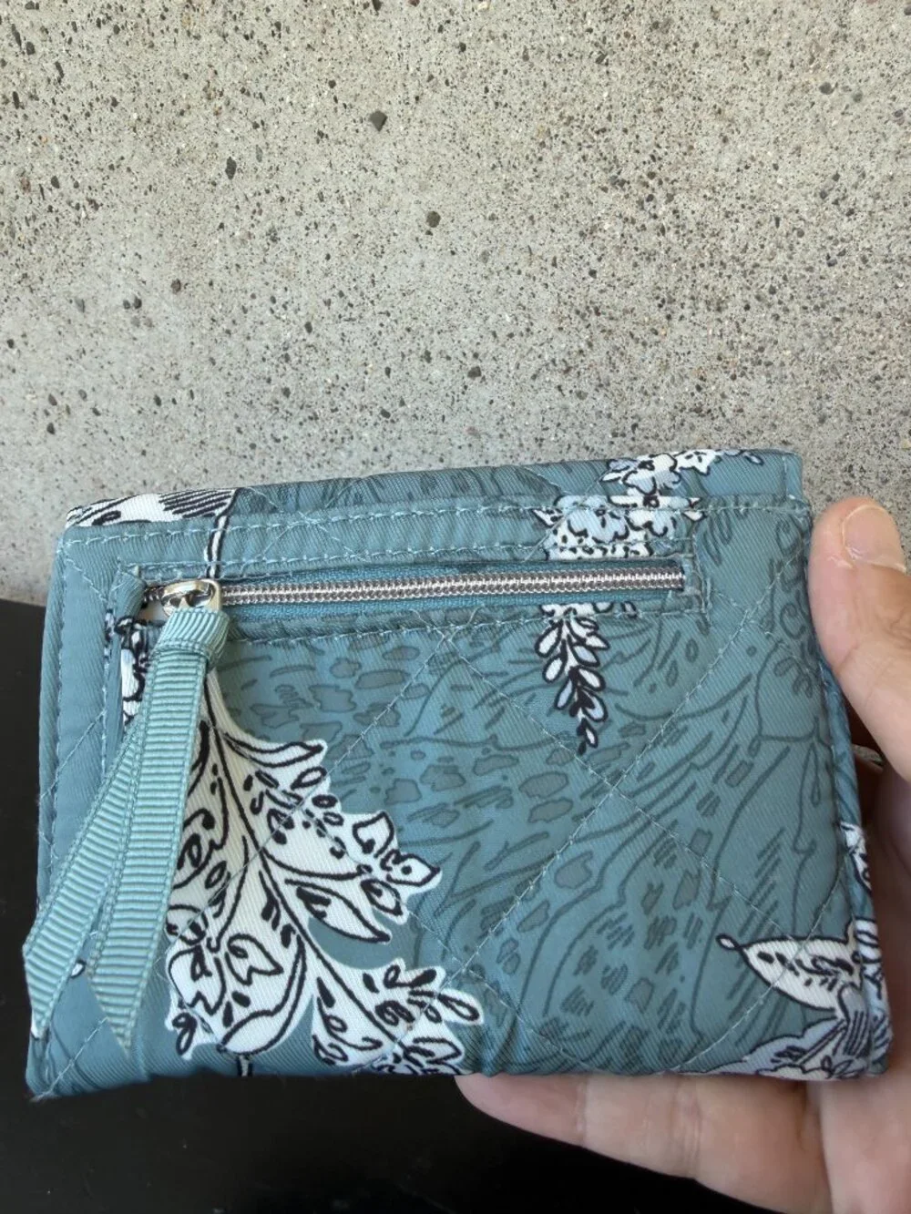 Vera Bradley RFID Riley Compact Tri Fold Wallet Tiger Lily Blue Oar